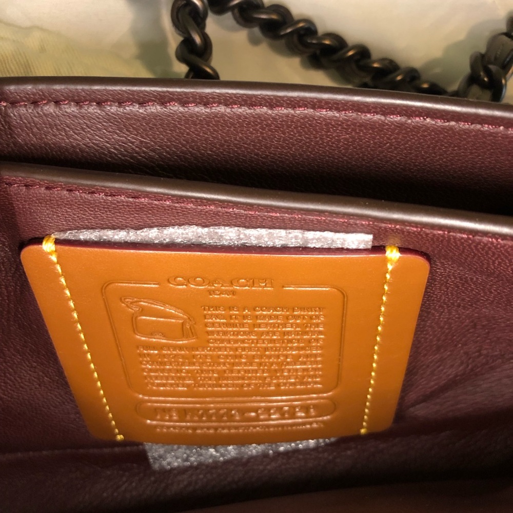 Coach quilted Dinky bag. - Picture 4 of 4